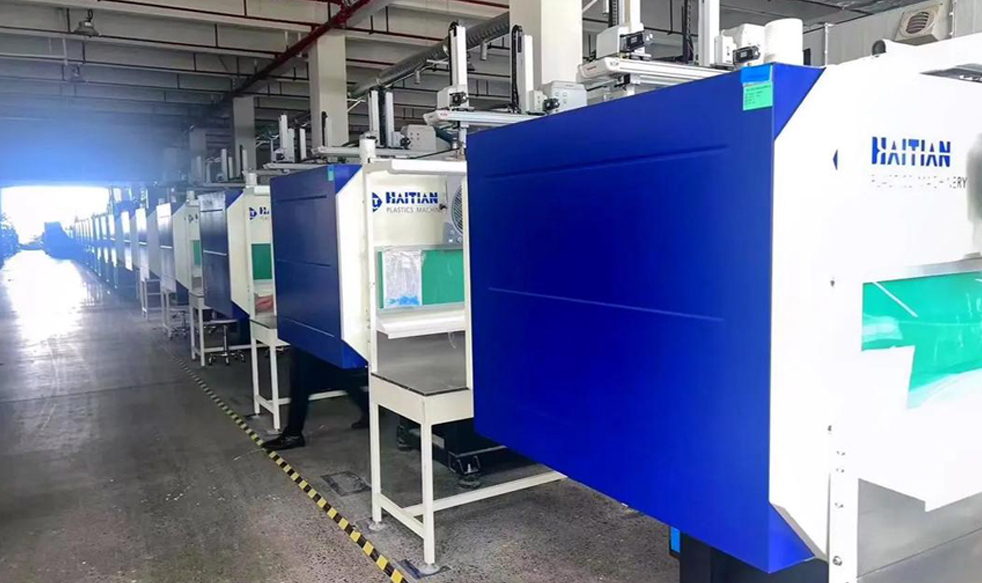 Injection molding machine for board making and testing